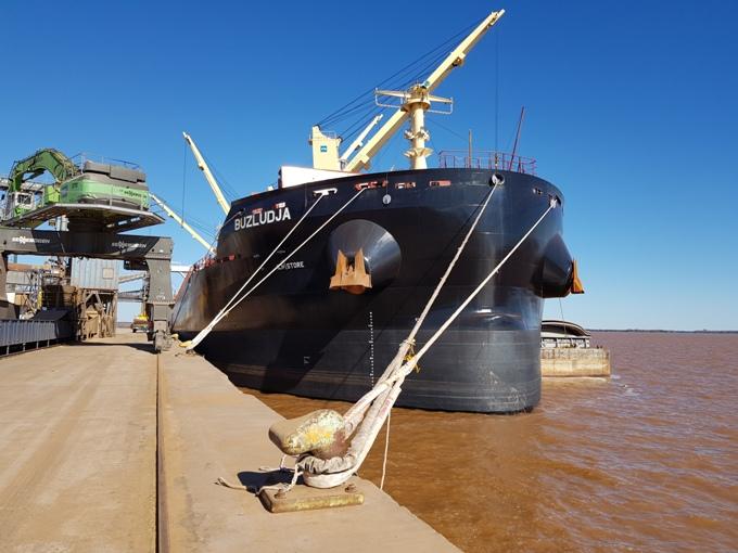 Puerto de Nueva Palmira: Buque "BUZLUDJA"