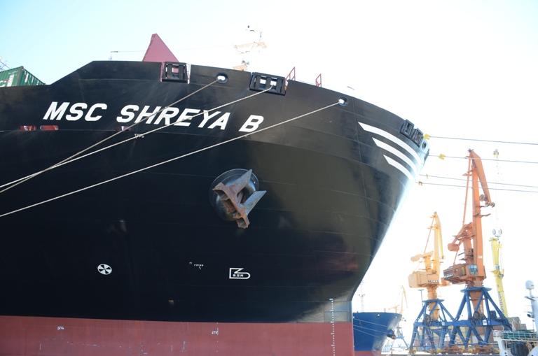 Desde el muelle: MSC SHREYA B.