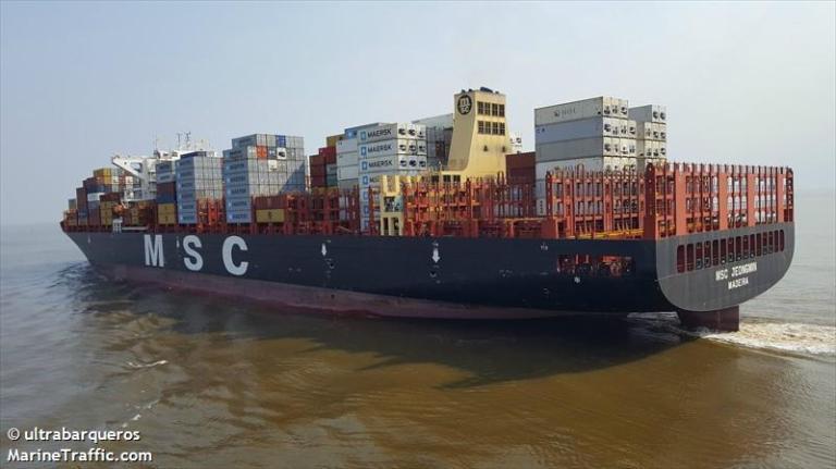 Desde el muelle: MSC JEONGMIN.