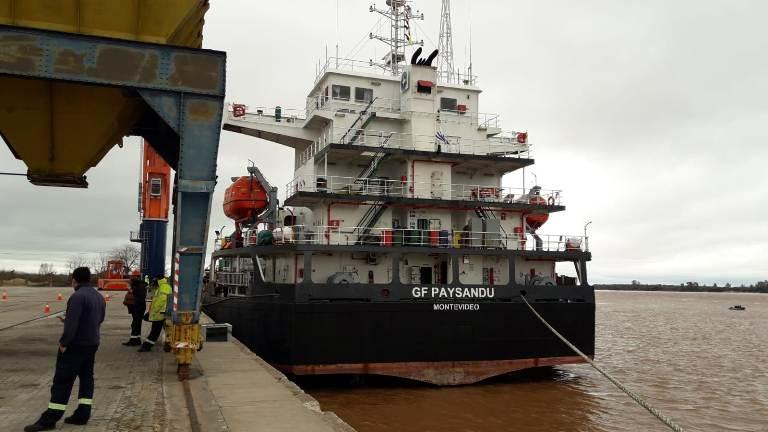 Puerto de Paysandú: Viaje inaugural del buque GF PAYSANDU”.