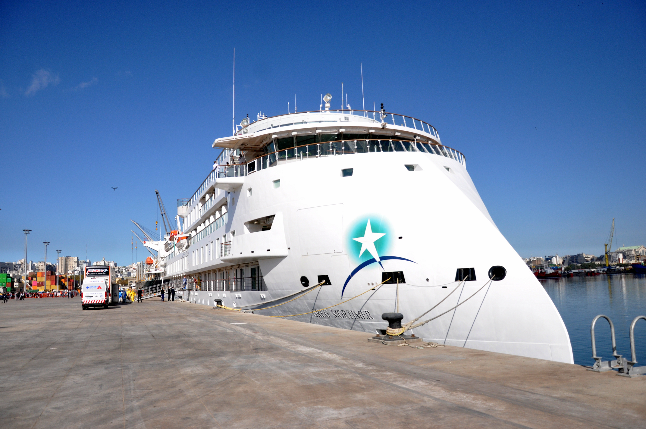 ANP participó del Corredor Humanitario para tripulantes del crucero Greg Mortimer