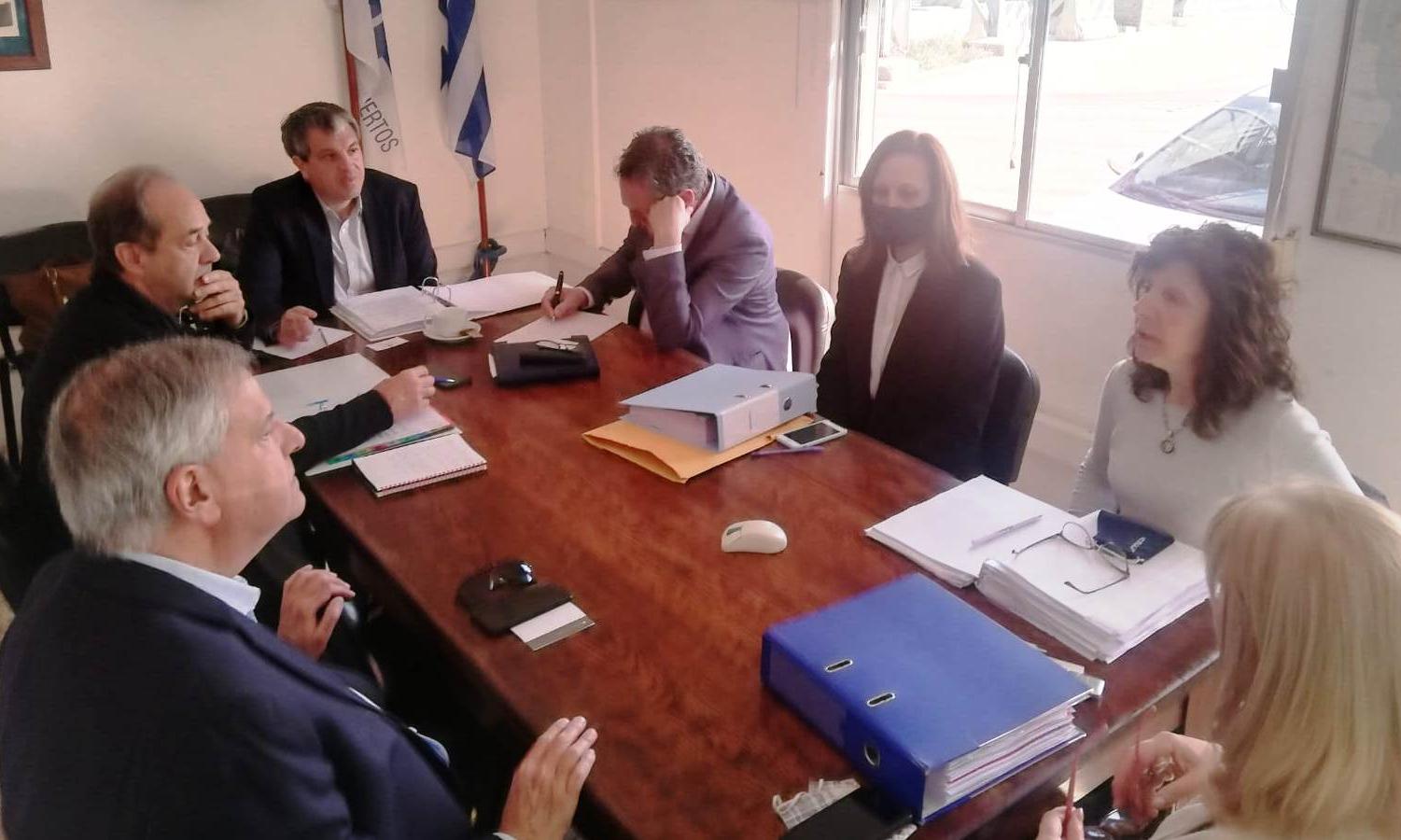 Directorio reunido en puerto Nueva Palmira.