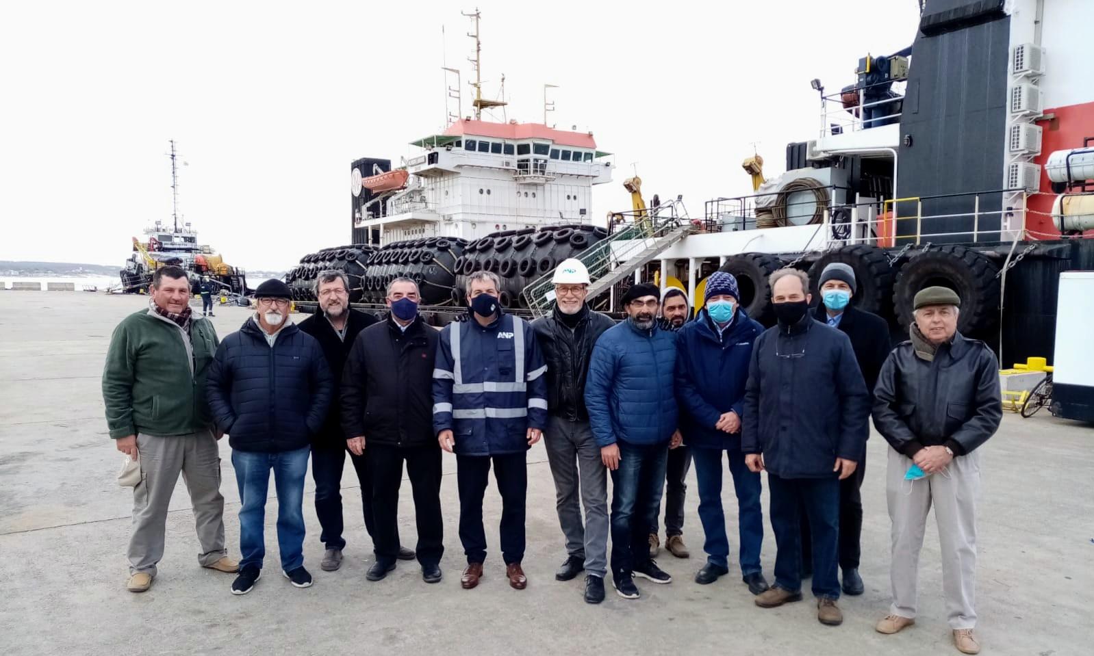 Autoridades de ANP en visita al puerto de La Paloma.