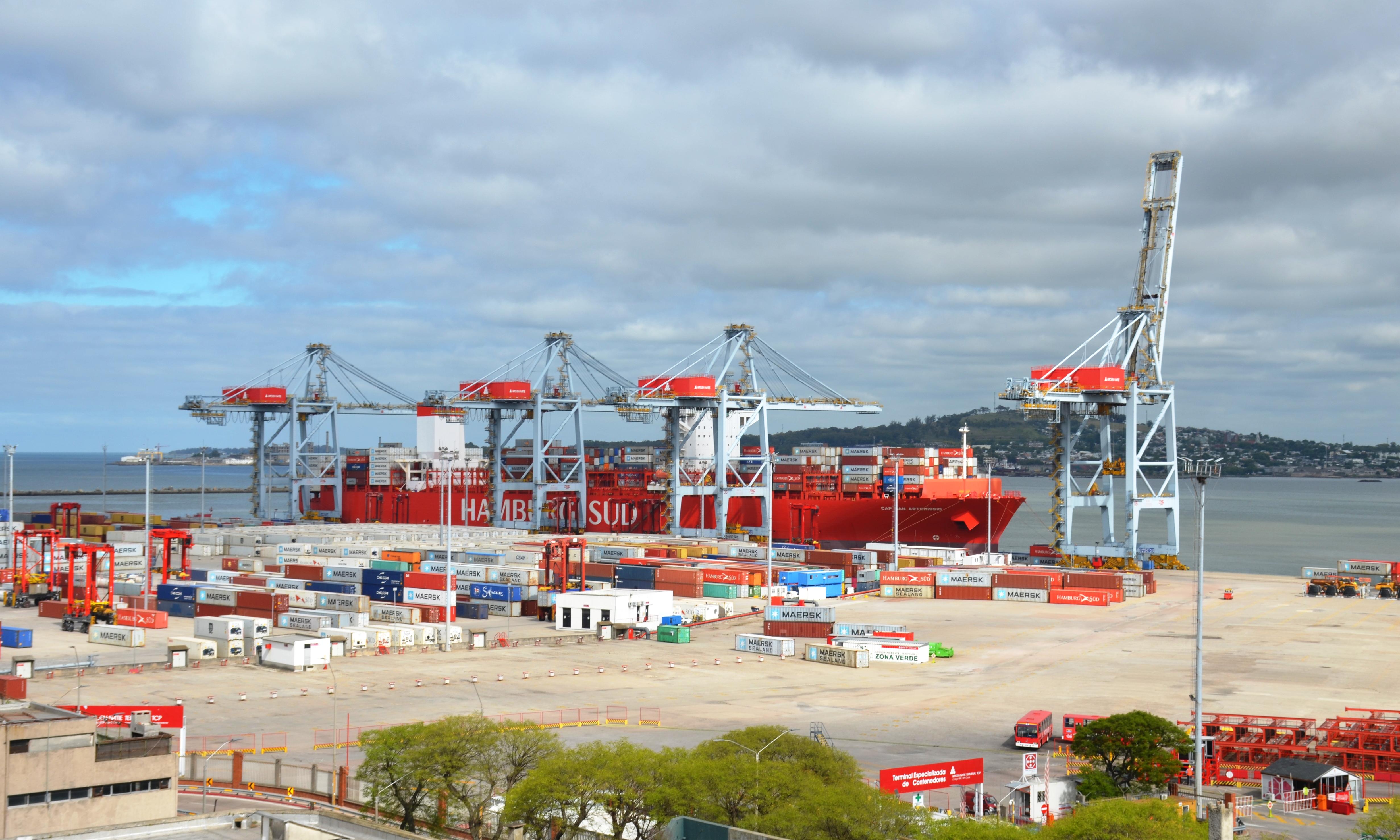 Cap San Artemissio opera en Muelle Escala