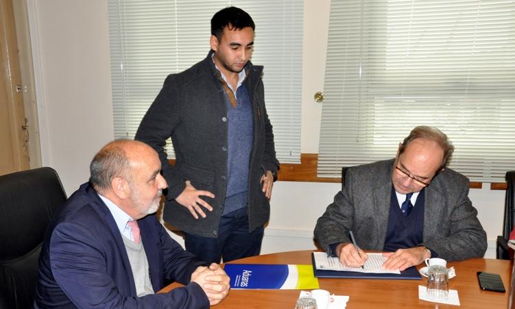 Firma de vicepresidente en ejercicio de la presidencia, Daniel Loureiro