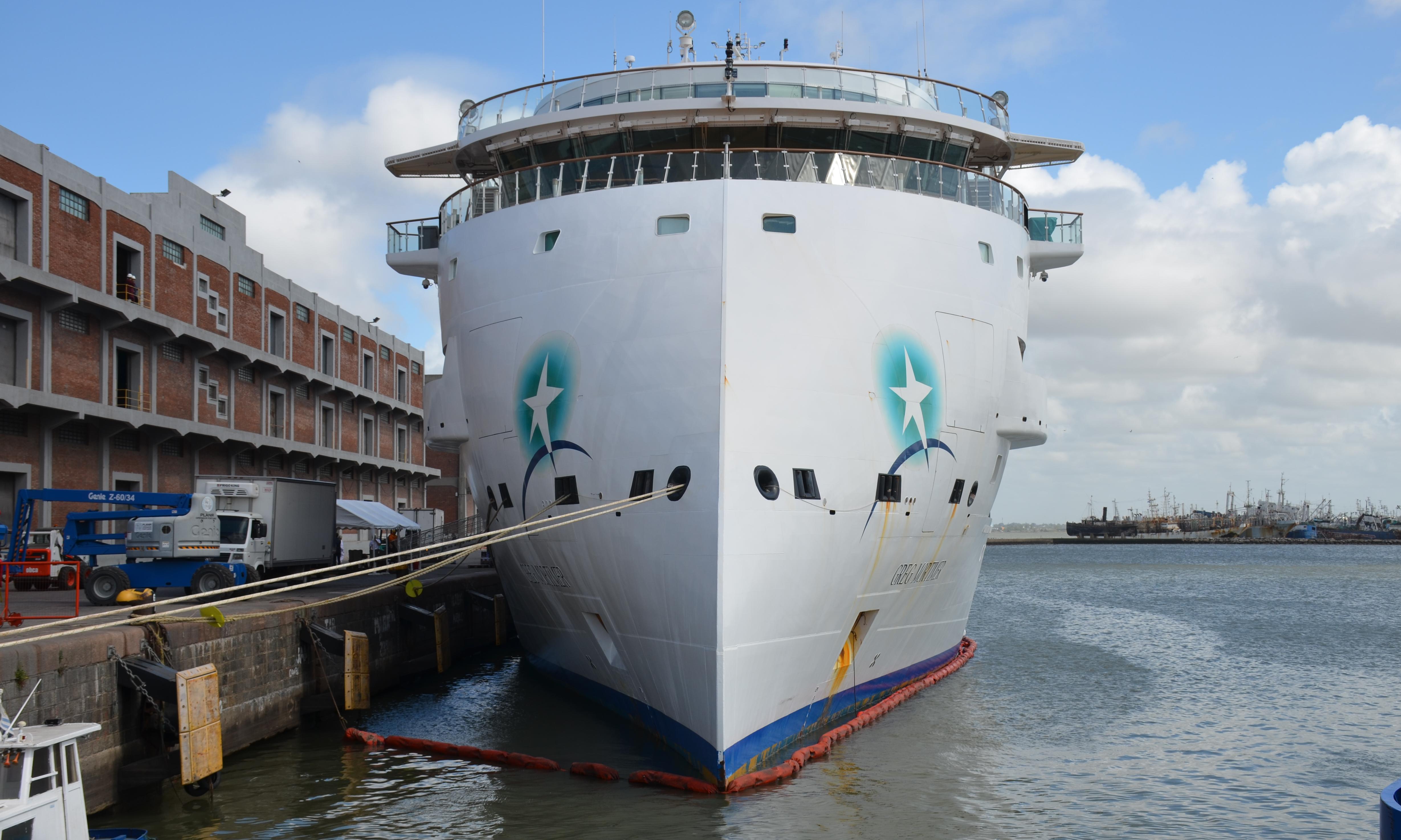 Vista de proa del Greg Mortimer.